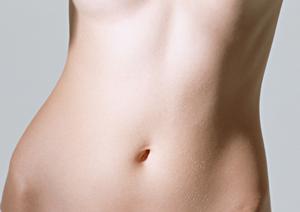 東京で痛みのない小顔矯正施術を実施